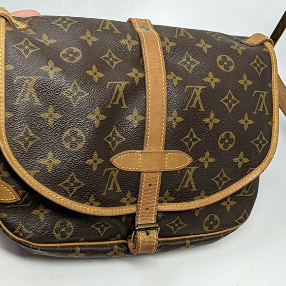 LOUIS VUITTON Monogram Saumur 30 CROSSBODY - Picture 2 of 14